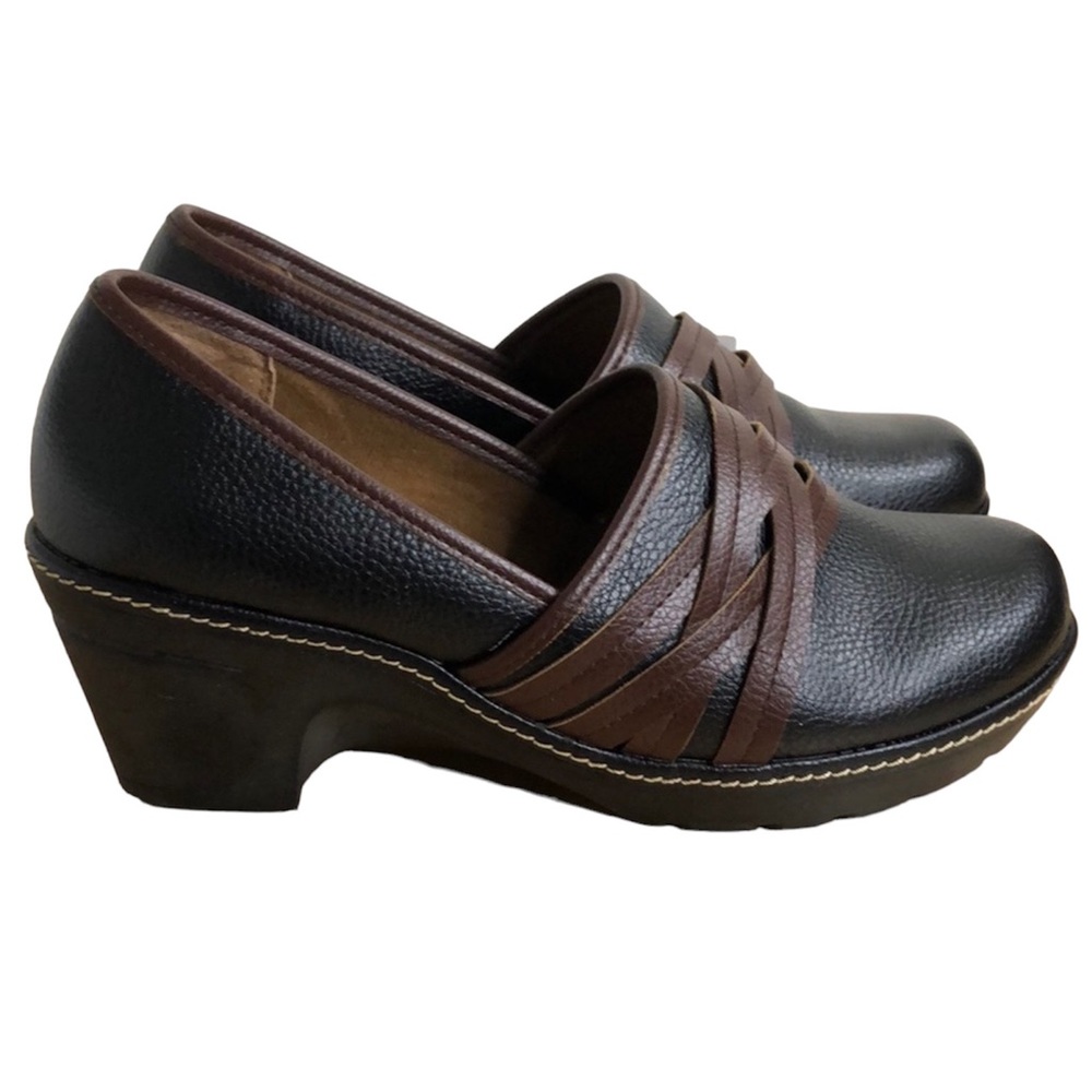 Thom McAn Black and Brown Leather Clogs with Comfort Design